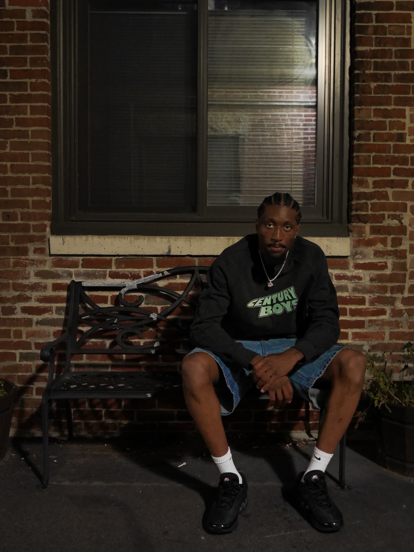 LIGHT BLACK CREWNECK