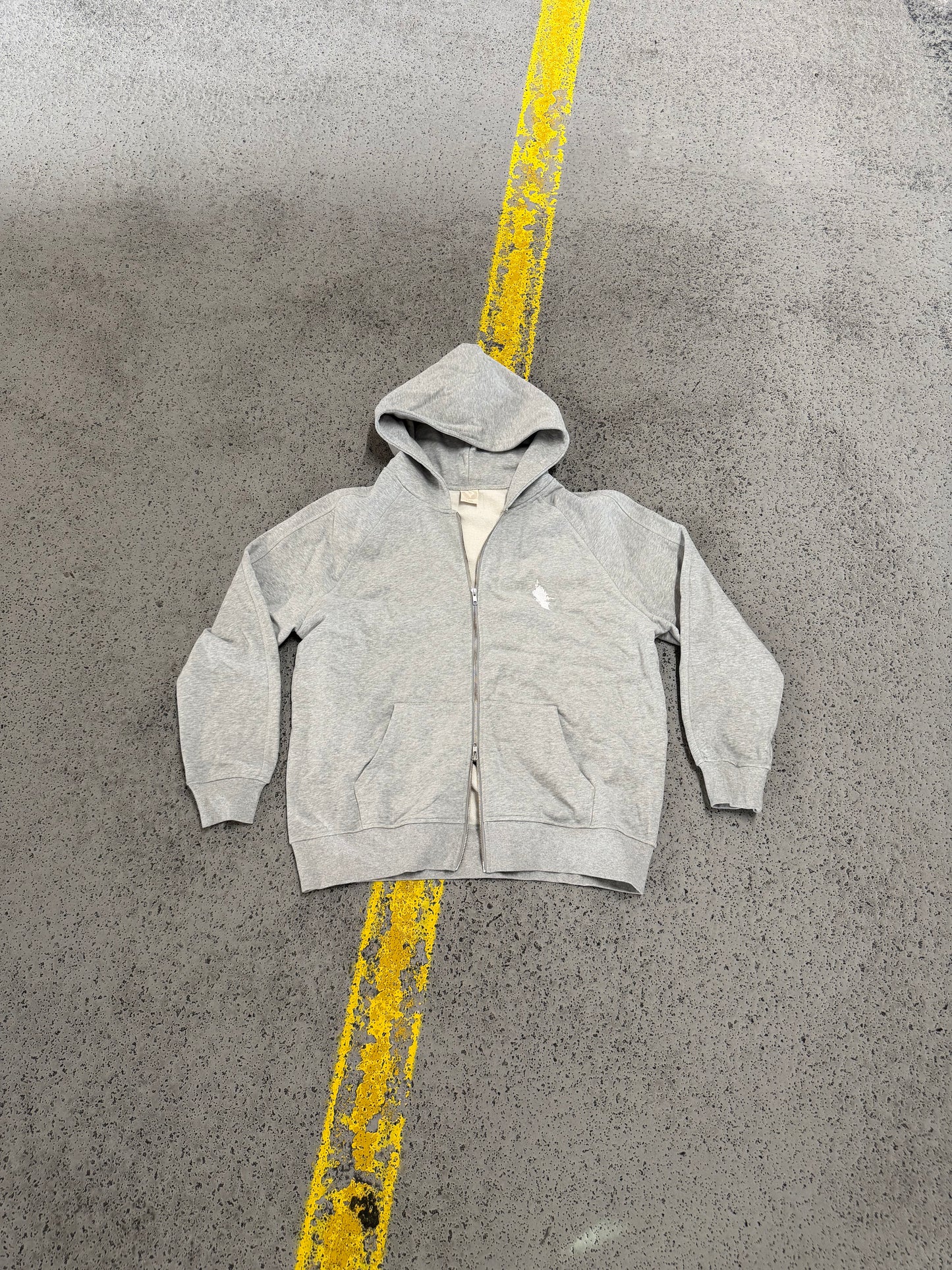 ZIP-UP GREY HOODIE